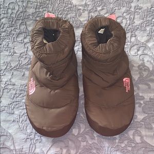 NORTH FACE DOWN SLIPPERS